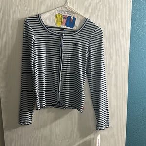 NEW! Never worn. Levi’s girls long sleeve size Large.